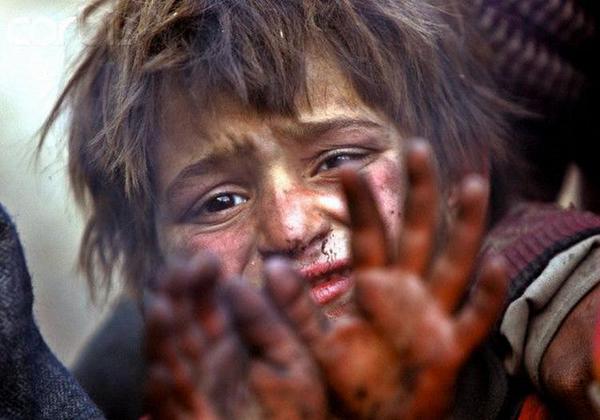 17 millones para combatir la pobreza infantil y el PP se gasta 914 en armamento.. #QueAsco goo.gl/Y1c8pR