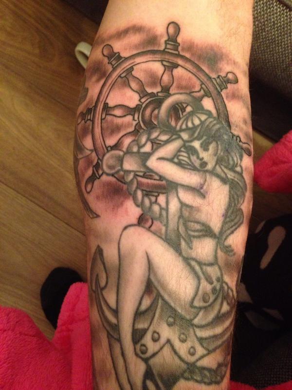 STACEYRED92's tweet photo. @mgriffin_86 leg tattoo all finished looking awesome! By @tatustu http://t.co/J5bRMuPq4g
