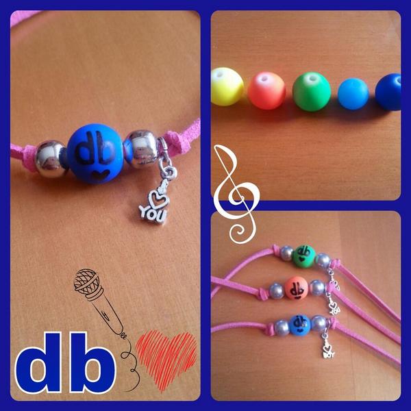PulserasCucas's tweet photo. Pulseras bisbaleras!!! Bisbaleras unidas :) #dbmalaga #davidbisbal http://t.co/3B2HPgusAx