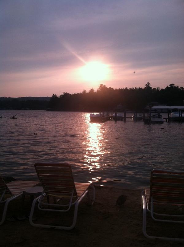 GavConn11's tweet photo. Sunset at Winnipesaukee http://t.co/TlgTz057B0