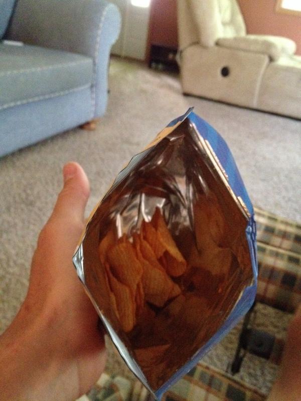 I just opened this bag & haven't even eaten a chip yet. #AREYOUKIDDINGME #ThanksForTheFourChipsRuffles #ExpensiveAir