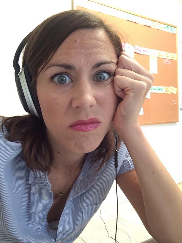kellyelisemay's tweet photo. Get me outta here it's Friday!!! #slowrender http://t.co/pCONAAAxVR