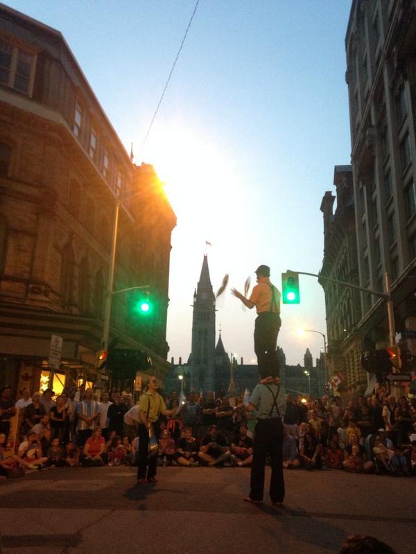 ottbuskerfest's tweet image. If you aren't here, you are missing some awesome juggling with throw 2 catch right now!