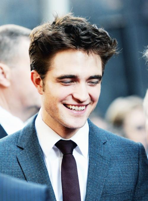 RobsessedChicks's tweet photo. #LifeWouldBeBetterIf this man lived next door to me http://t.co/NtUP9aIVNQ