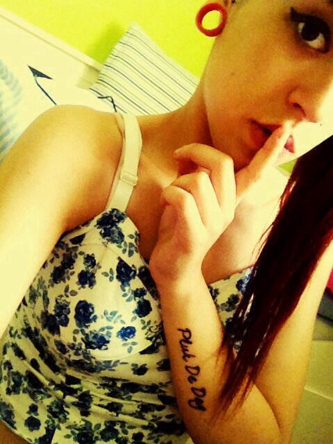 HelReactions's tweet image. Cuando estás en la biblioteca