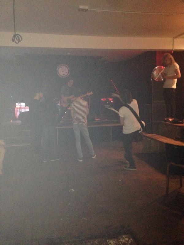 SparkLocalMusic's tweet image. Cracking night down @INDEPENDENT_SR1 for Music For Malawi, the @Guilt_City_ boys know their table manners.