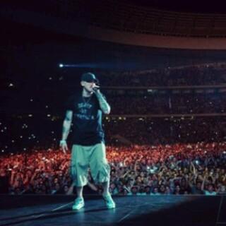 Eyaad_za's tweet photo. #MTVHottest EMINEM http://t.co/w63qJCdOHq
