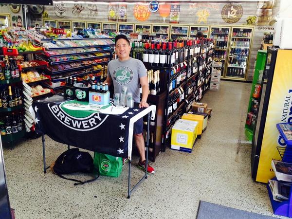 @BrooklynBrewTX <a href="/BrooklynBrewATX/">Woody</a> <a href="/BrooklynBrewery/">Liam</a> in the house for some amazing beer samples.. Come by and try some..