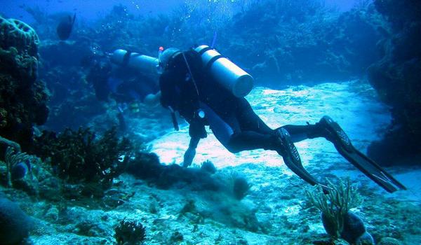 divelike's tweet photo. Una scarsa preparazione fisica può causare diversi problemi ad un subacqueo, fate attenzione! #subacquea #immersioni http://t.co/OVOvBIsu6P