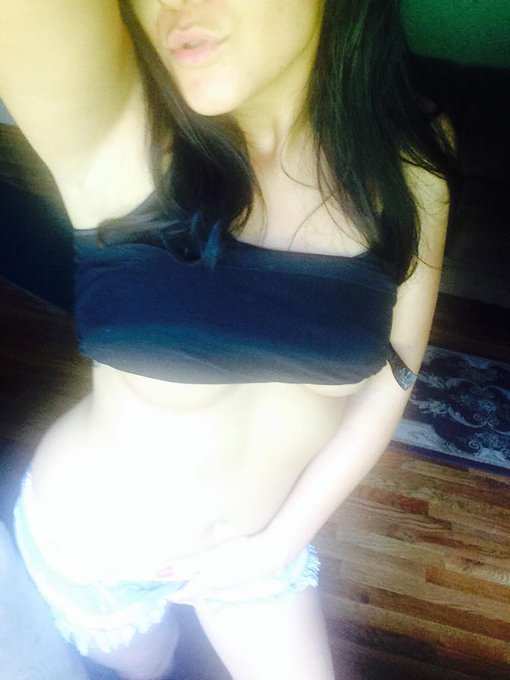 Frisky Friday! #FF http://t.co/U6vLTvYD1I<a href="/tag/ff"class="tags">#FF</a>