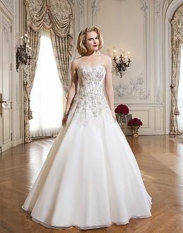 We received 3 new dresses from Justin Alexander this week!! Pictured is 8738  #justinalexanderbridal
