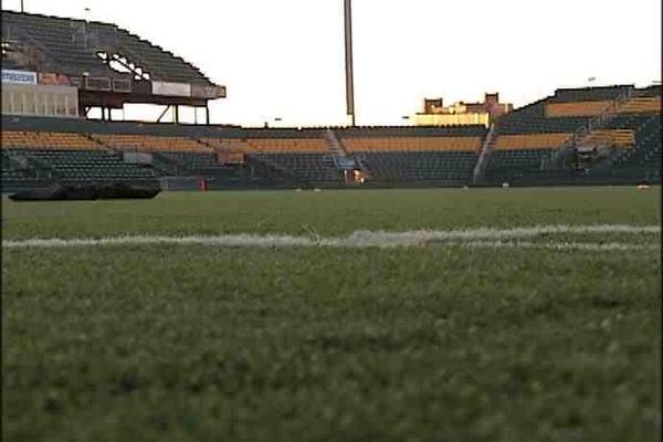 ScottVallow's tweet image. The @RochesterRhinos got the pitch all warmed up for the BIG @WNYFlash game tonight vs. @BostonBreakers
#GoFlash ⚡⚽