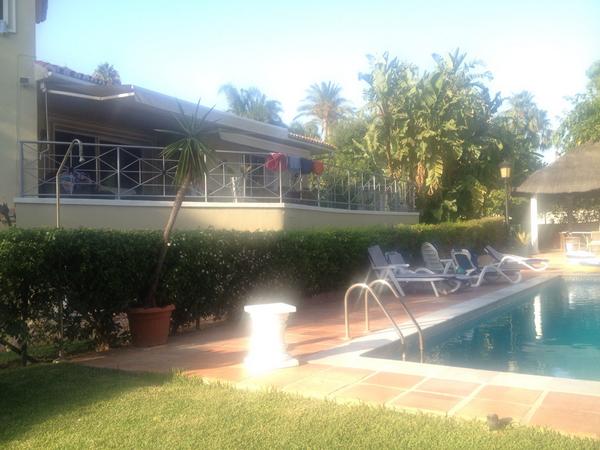 koverit's tweet image. Beautiful setting for an #awning #marbella #hot