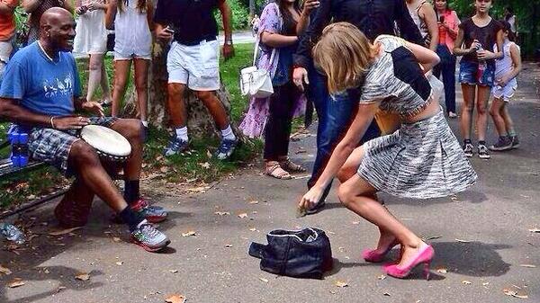 swiftized's tweet image. When will your idol do this?! I AM SO PROUD OF TAY, RT WHEN YOU SEE THIS, MAKE HER PROUD :) #MTVHottest Taylor Swift