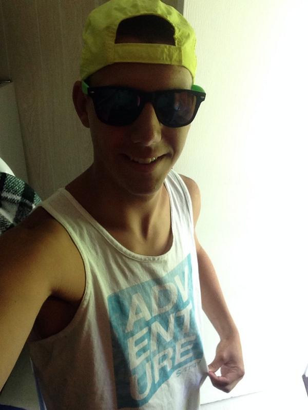 cha_boy_antwon's tweet photo. Bringing back S-Trip for a day on the lake #thebeach #adventure #thestriplook http://t.co/VCjTNSmnVo