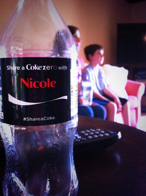 nicole_wright94's tweet photo. Fisher bought me a Coke. 🐠❤️ #ShareaCoke http://t.co/vi9v8LbZOM