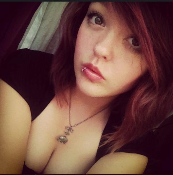 SimplyLittleRed tweet picture