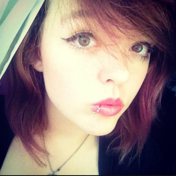 SimplyLittleRed tweet picture