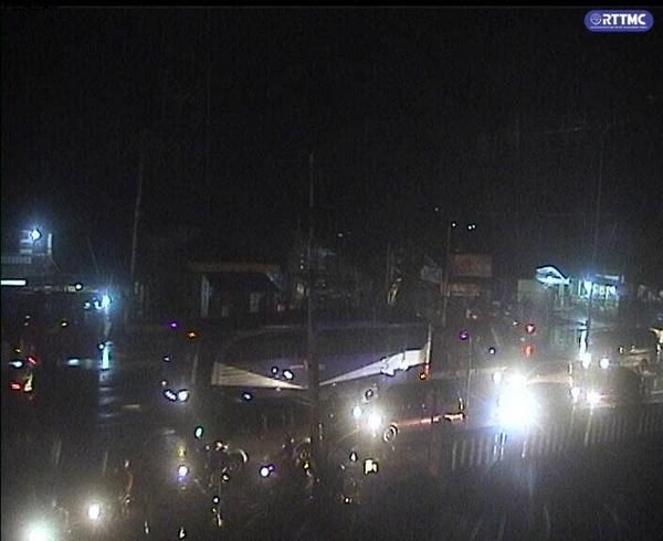 Jalur Pejagan terpantau ramai lancar..dihimbau para pemudik hati hati #RTTMC2014