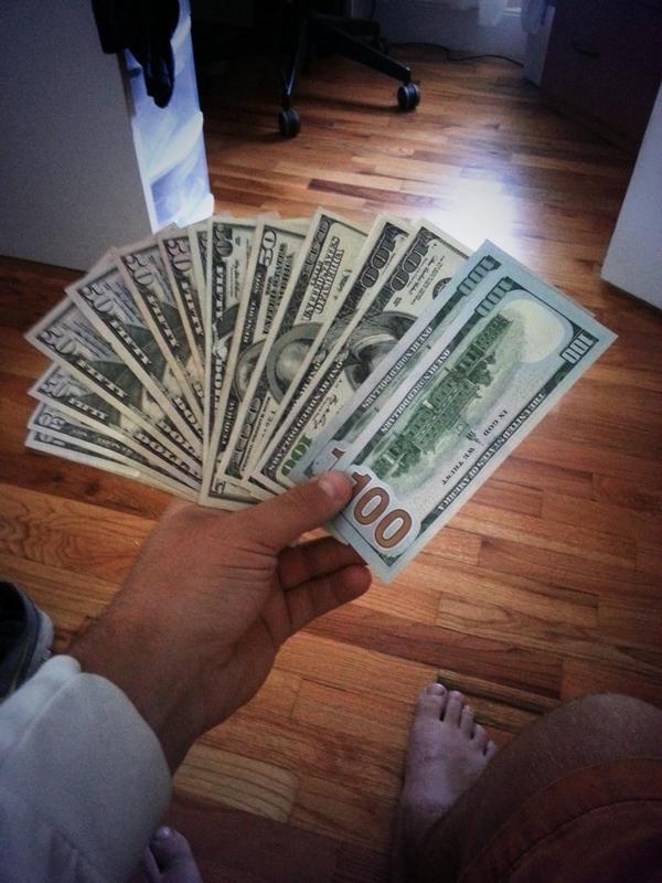 RantheMan21's tweet photo. Swimming in dough! #CollegeSavings #DormShit #KeepItComing http://t.co/NbVI4BjoDx