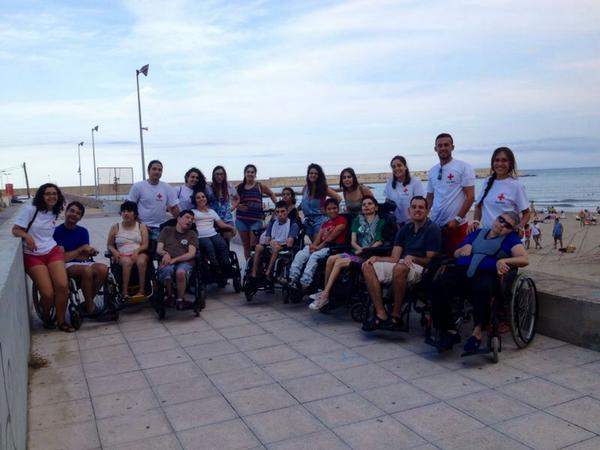 PilarSalort's tweet photo. Que bien se lo pasan los gamberros de Benicarló en su primer día...a darlo todo. Salidas, playa, mercadito, juegos... http://t.co/ba0uOuEZLi