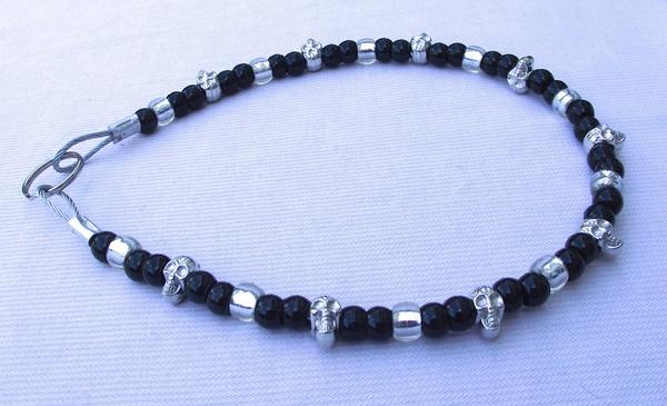 GrehoundGetups's tweet image. New SKULL collar! etsy.com/ca/listing/197… #skull #greyhounds