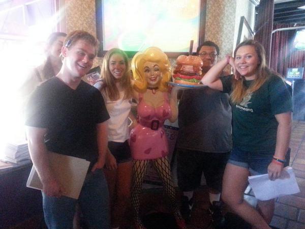 StPaulsKCMO's tweet image. #mpkc Sunday preachers discussing their sermon with Hamburger Mary.