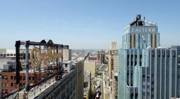 Gizmodo's tweet image. This dreamy drone tour shows the rebirth of downtown Los Angeles gizmo.do/a4m17vj