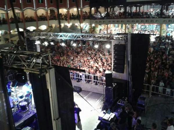 DiegoMartinOfic's tweet photo. Increible como esta esto!! #LaFiestadelFiesta 
@canalfiesta @dominguezja Vamos!!! http://t.co/UNEYEWd52D
