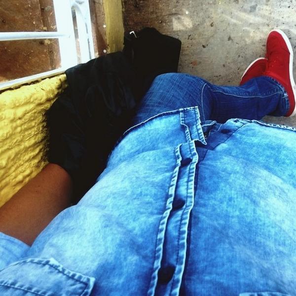 victormercadosa's tweet photo. Denim + denim. #DagaFootwear #vickloop http://t.co/HUDi2fLokj