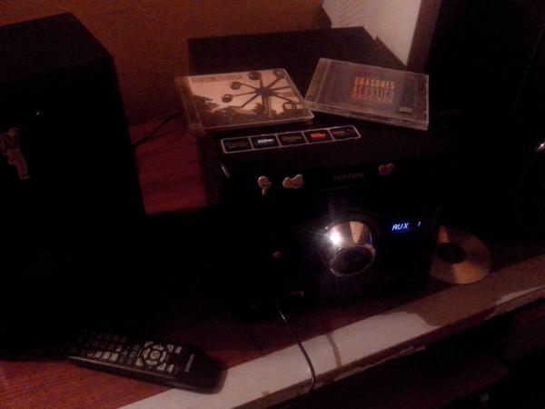 silvanasosa15's tweet photo. Feliz feliz eqipo de musica nuevo :D http://t.co/qos9PzQiN3