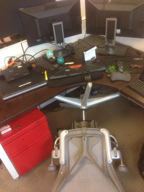 aaron_mullenix's tweet photo. How... I was gone for like 2 minutes!! #lifeatRiot http://t.co/Rv5e7TqrME