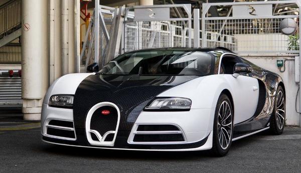 #السيارات_الأغلى_في_العالم

في المرتبه الثانية تأتي السيارة Bugatti Veyron بسعر 3.4 مليون دولار وبقوة 1200 حصان