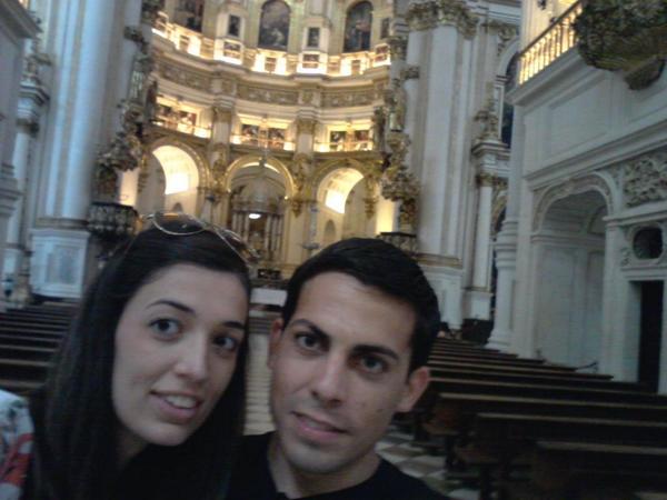 JustoMartos's tweet photo. Otro gran dia pasado en la mejor compañia, @YolandaConesa1 #Granada #CircoDelSol http://t.co/tc7bAbVYzq