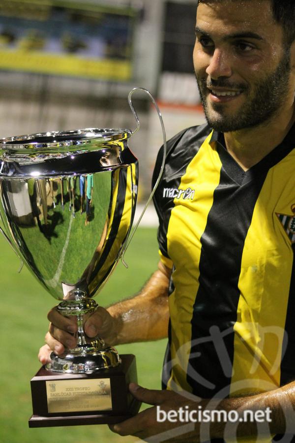 TQuifes's tweet photo. Trofeo Sanlúcar Puerta de Doñana. @Beticismo http://t.co/0JwovEuI97
