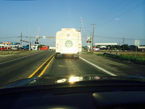 JacobTX's tweet photo. @TxDPS this is a safety issue on the road. Polished stainless steel tank on a truck headed east. Blinding traffic http://t.co/MJMg9Y77WD
