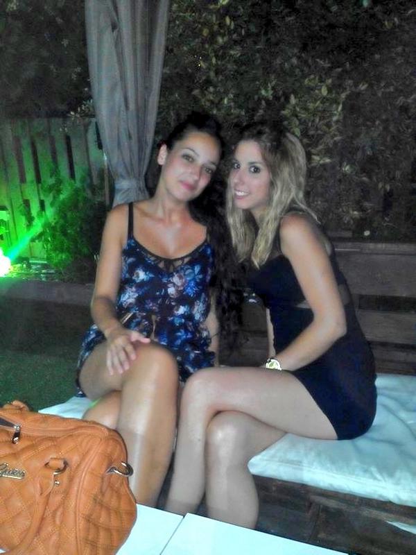 Mel19lopez's tweet photo. Noche de no parar de reir cn mi #lara ;) http://t.co/H3XHWHg95J