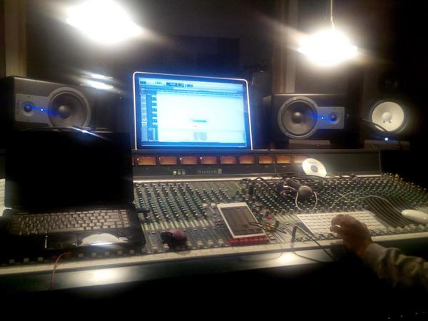 ProducerTSilas's tweet photo. IN THE STUDIO WORKIN! GET AT ME FOR BEATS, SONGS, OR PRODUCTION WORK!
http://t.co/sgXirxj3LR  #PutThisOnRepeat! http://t.co/TfWiBGA0lg