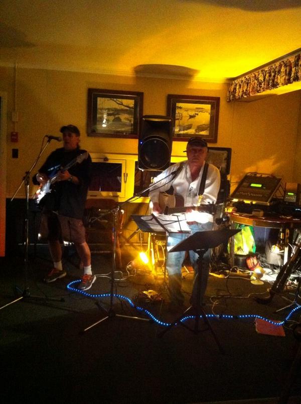 TunaBlueGrill's tweet photo. WINGS n NACHOS and Misty Blue Band = awesome nite @TunaBlueGrill http://t.co/B2G84Sv3CJ