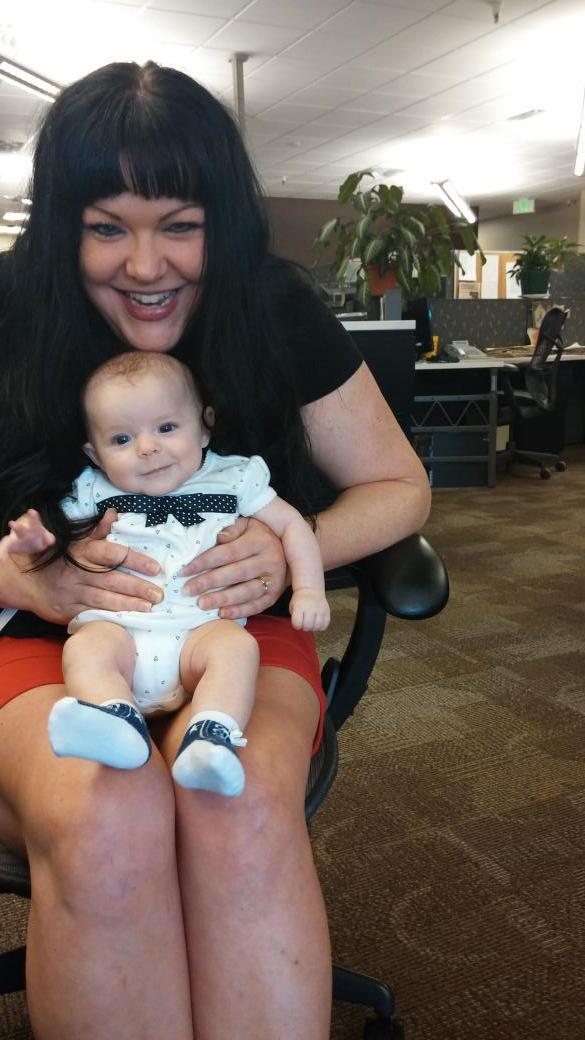 fantzypants's tweet photo. Juliette met the newsroom today. Future editor. #coloradodaily #dailycamera #jujubee http://t.co/XWAFqPtbeJ