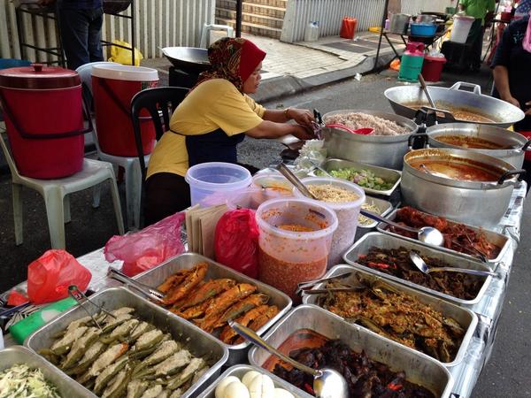Pasar Ramadhan <a href="/ttdiTV/">ttdiTV</a> - the nasi kerabu looks good!