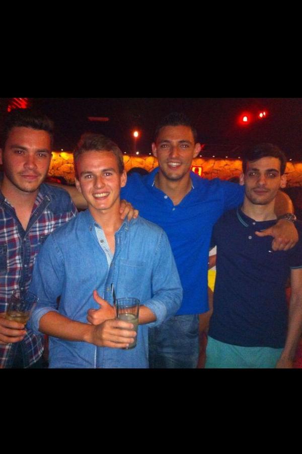 JuanmaRoblesS's tweet photo. “@carlosalbala: Un poco de tal @carlosalbala @JuanmaRoblesS @DavidEgeaF @JesusChiclano http://t.co/eiYAekwc1s”