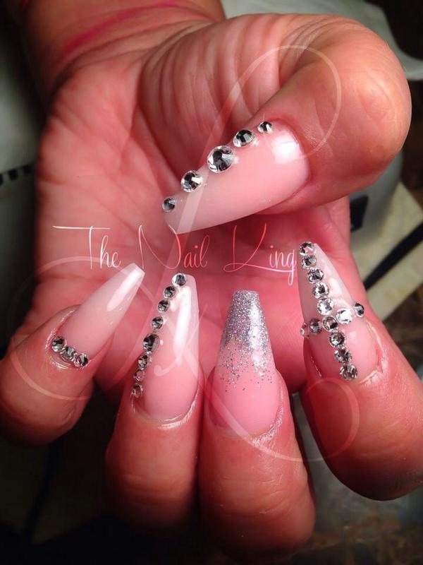KingOfNail's tweet photo. Fill in and some added Swarovski crystals and glitter 😍 http://t.co/2gSMwD9Nu4