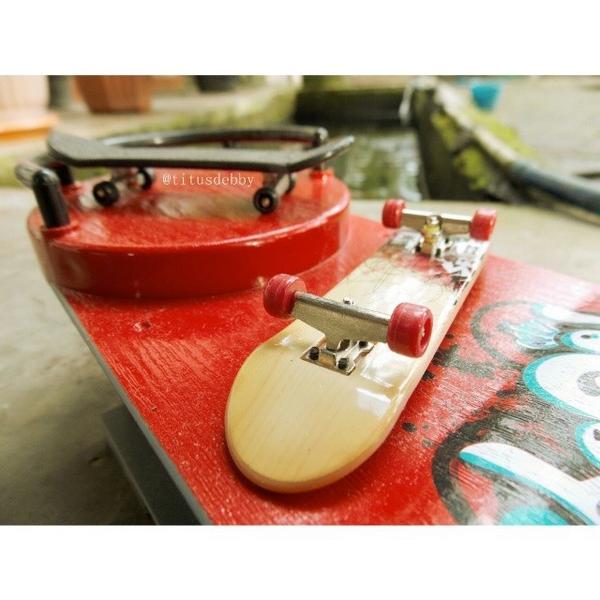 diecastmalaysia's tweet photo. #diecast #malaysia #diecastmalaysia via http://t.co/dtekz6rjul let's play #diecast #fingerboard #techdech #macr... http://t.co/jLoAH2aWce