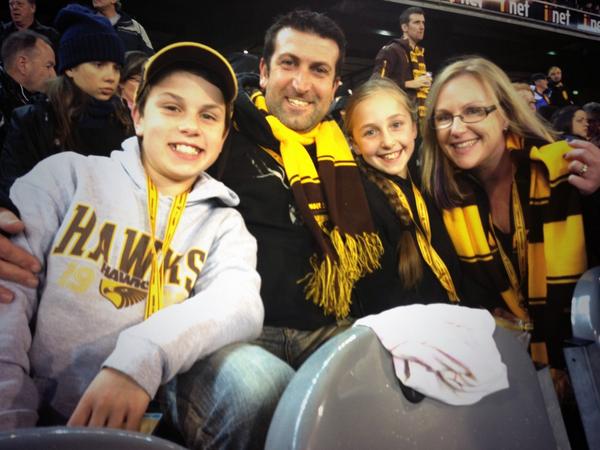 mythoughts8's tweet photo. #gohawks #alwayshawthon @HawthornFC http://t.co/euiqYmaD8V