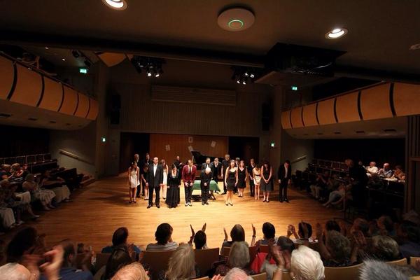 BenKBaritone's tweet photo. Photo captured by @robertpiwko at @OperaCoast! What a great ensemble! http://t.co/UhaUjnK3GE