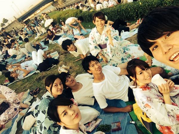 tkjsyl's tweet photo. @tkjsyl  女の子来たー！全員ナンパ！笑 http://t.co/fBhyht2L5K