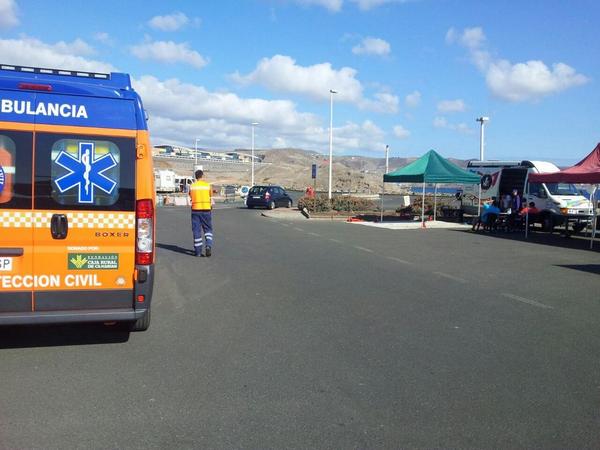 PCTelde's tweet photo. #RCT2014 Unidad SVB de @PCTELDE dando cobert. en parque cerrado en @LasTerrazasCC http://t.co/hGY6nMtfSb