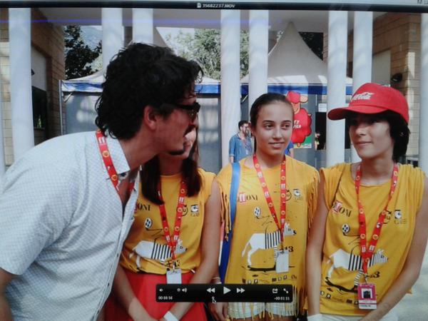DavideKunz's tweet photo. Making of delle interviste impossibili di Kunz, tra tutti gli inviati del festival, quello più necessario#giffonilive http://t.co/yOrBA2AjZp