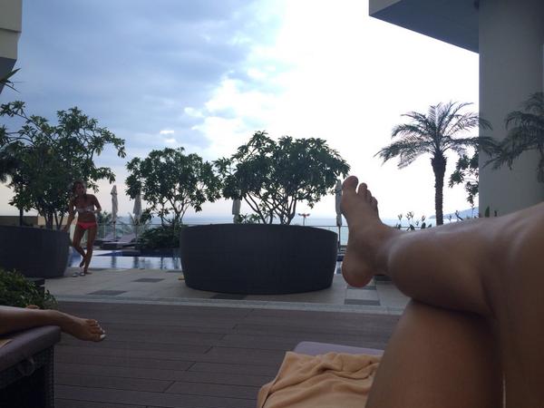 Sunset drinks by the pool #nhatrang #InterContinental 👌🍹🍻 #thisisliving